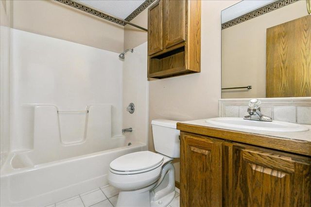 9715 W Westlawn St, Wichita, KS 67212