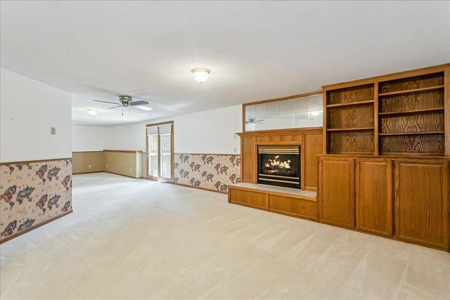 9715 W Westlawn St, Wichita, KS 67212