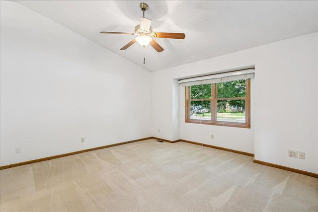 9715 W Westlawn St, Wichita, KS 67212