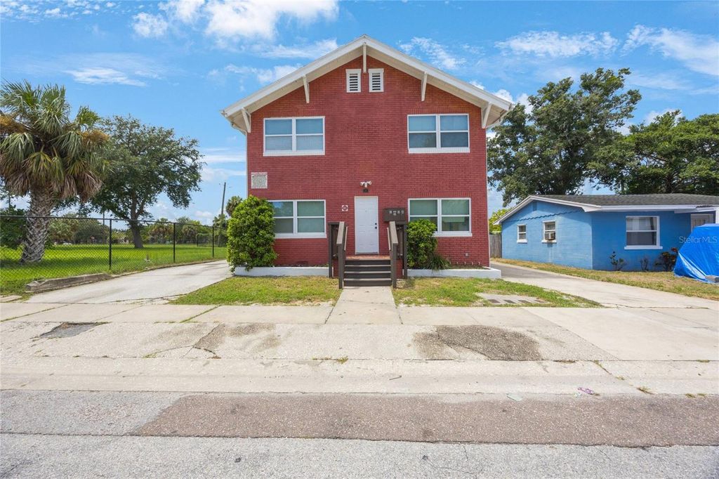 1761 19TH STREET S, St Petersburg, FL 33712