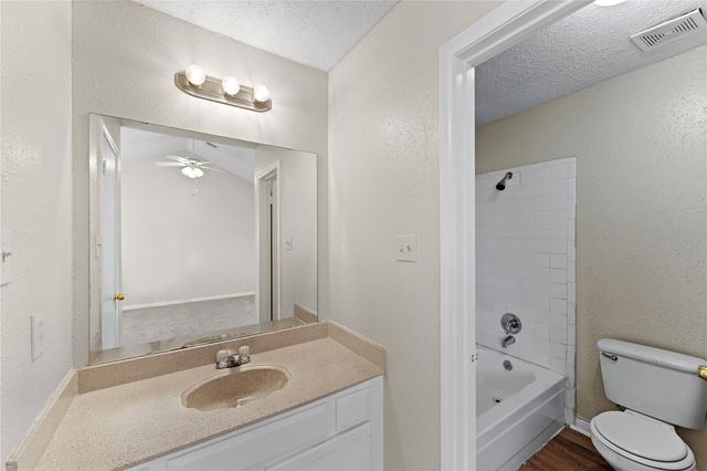 5810 Twisted Pine Court E, Houston, TX 77039