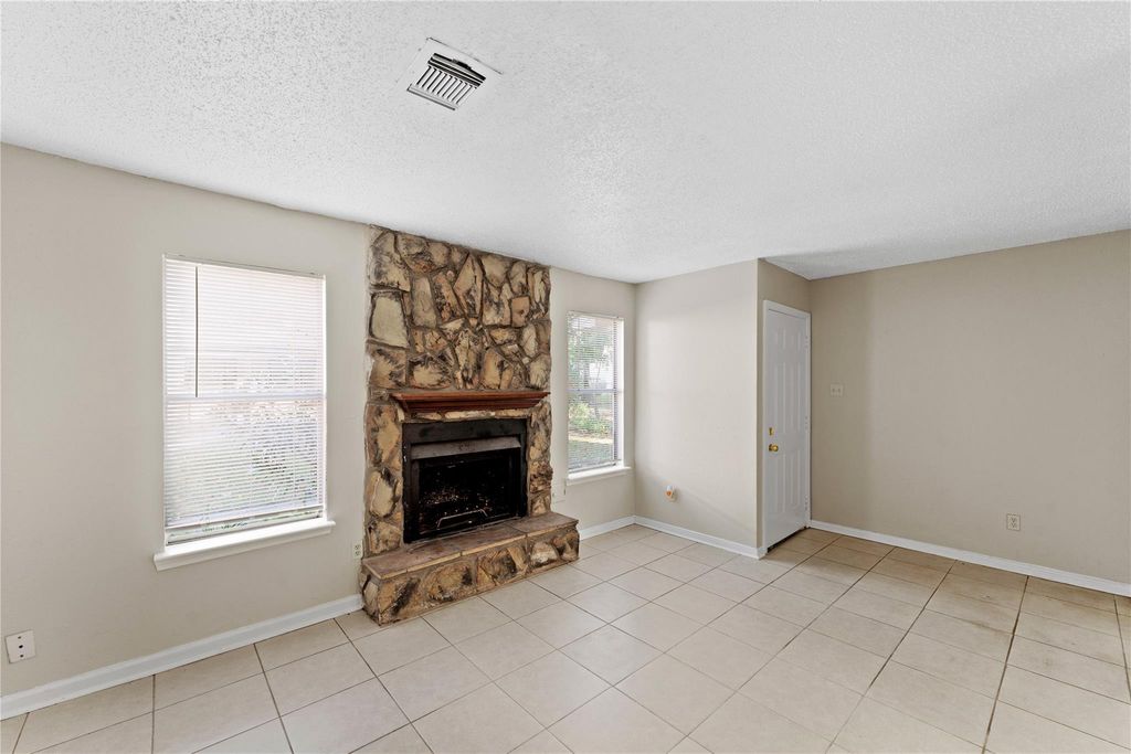 5810 Twisted Pine Court E, Houston, TX 77039