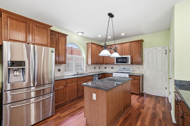 2412 Cloud Peak LN, Round Rock, TX 78681