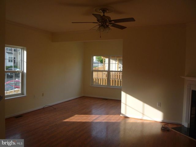 552 SPARKLEBERRY TER NE, Leesburg, VA 20176