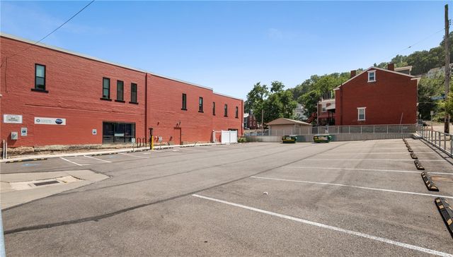 900 Sarah Street, South Side, PA 15203