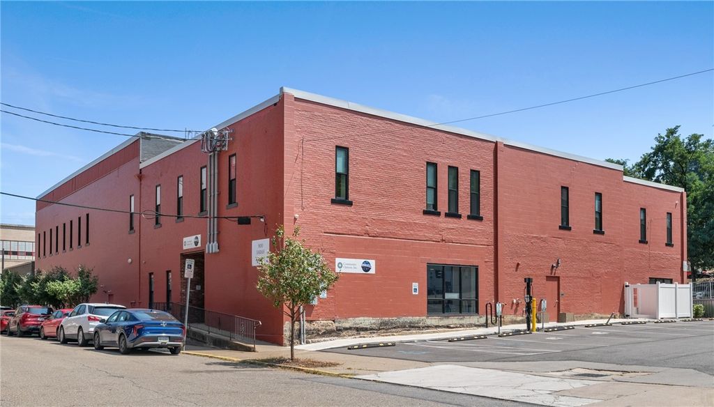 900 Sarah Street, South Side, PA 15203