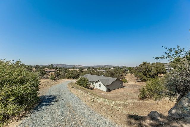 44086 Limestone Court, Coarsegold, CA 93614