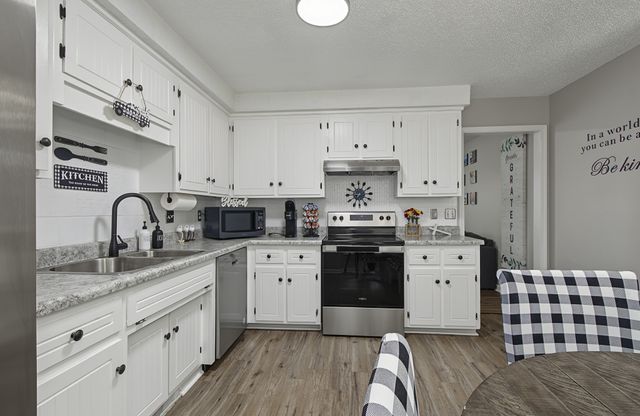 202 Bradley Ct, Clarksville, TN 37043