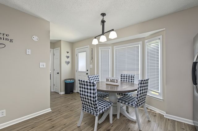 202 Bradley Ct, Clarksville, TN 37043