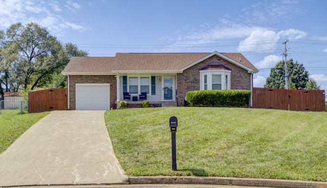 202 Bradley Ct, Clarksville, TN 37043