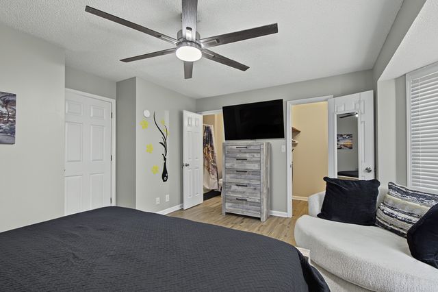 202 Bradley Ct, Clarksville, TN 37043