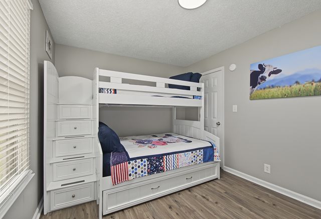 202 Bradley Ct, Clarksville, TN 37043