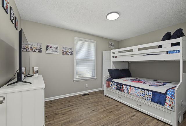 202 Bradley Ct, Clarksville, TN 37043