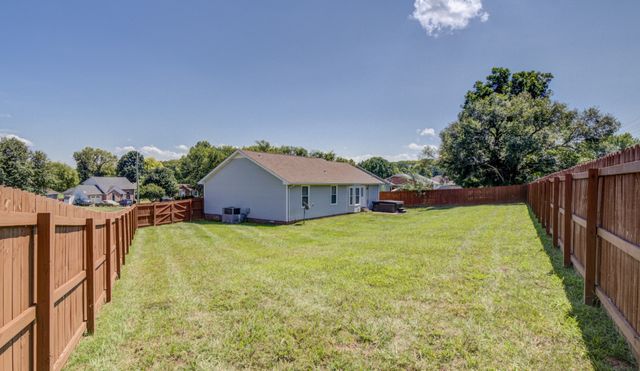 202 Bradley Ct, Clarksville, TN 37043