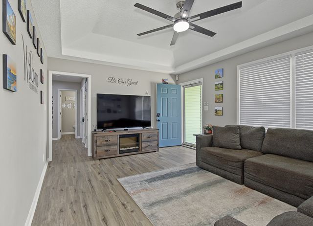 202 Bradley Ct, Clarksville, TN 37043
