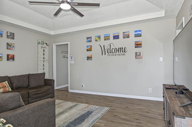 202 Bradley Ct, Clarksville, TN 37043