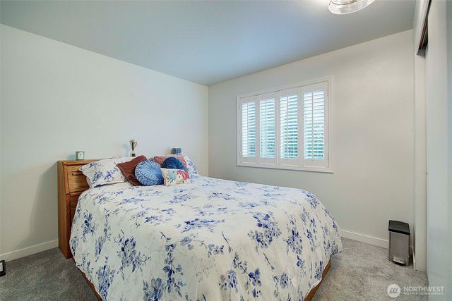 929 224th Avenue NE, Sammamish, WA 98074