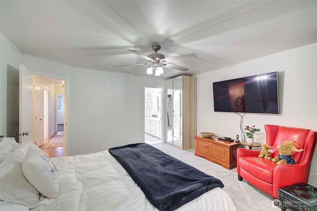 929 224th Avenue NE, Sammamish, WA 98074