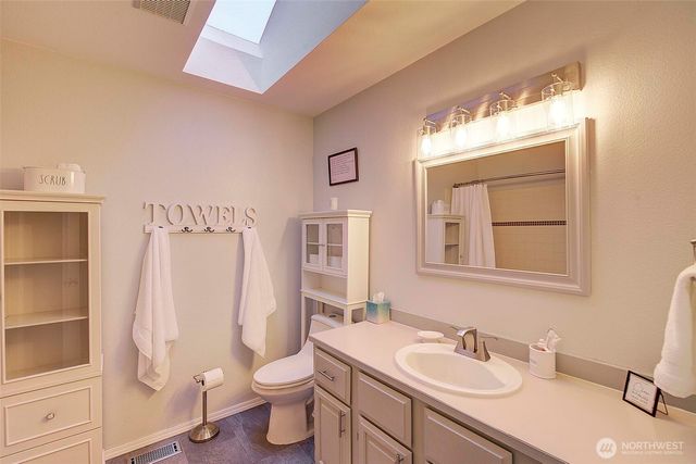 929 224th Avenue NE, Sammamish, WA 98074