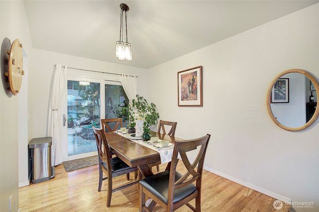 929 224th Avenue NE, Sammamish, WA 98074