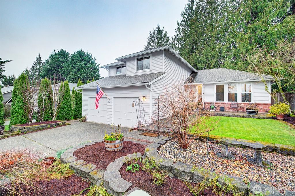 929 224th Avenue NE, Sammamish, WA 98074