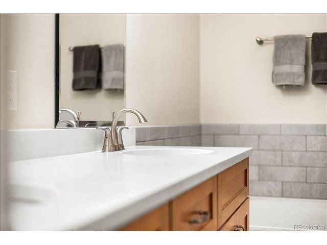 1011 Laurenwood Ln, Highlands Ranch, CO 80129