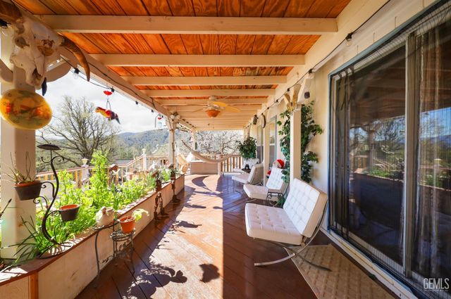 108 Split Mountain Way, Wofford Heights, CA 93285