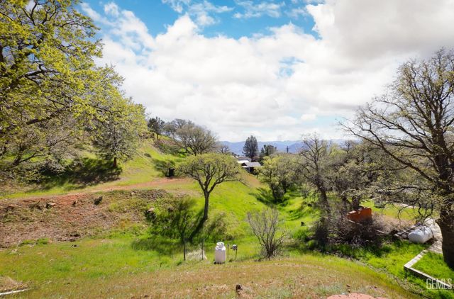 108 Split Mountain Way, Wofford Heights, CA 93285