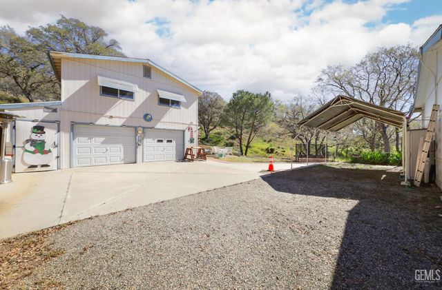 108 Split Mountain Way, Wofford Heights, CA 93285