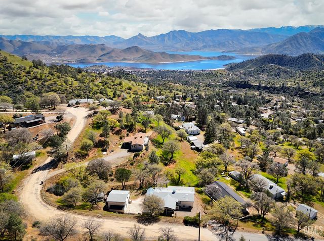 108 Split Mountain Way, Wofford Heights, CA 93285