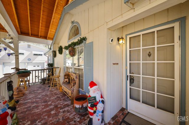 108 Split Mountain Way, Wofford Heights, CA 93285