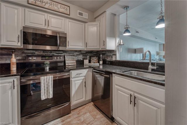 1600 E Ocean View AVE J, Norfolk, VA 23503