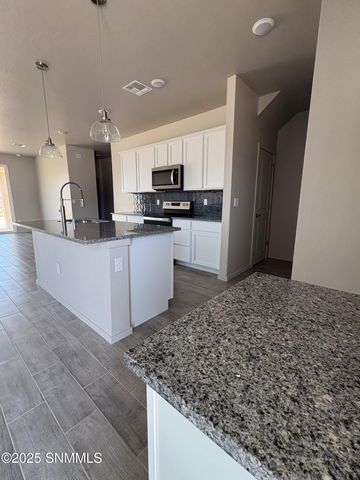 3073 Gladstone Street, Las Cruces, NM 88012