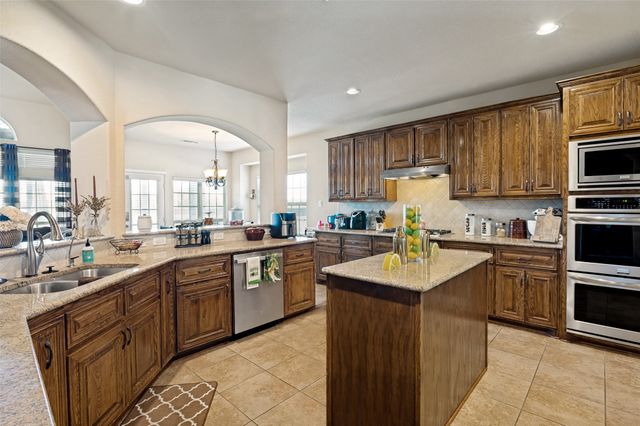 3022 Le Manns Street, Midlothian, TX 76065
