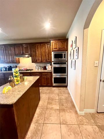 3022 Le Manns Street, Midlothian, TX 76065