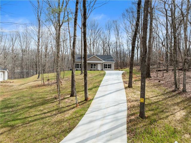 97 Hawks Ridge Ct, Cleveland, GA 30528