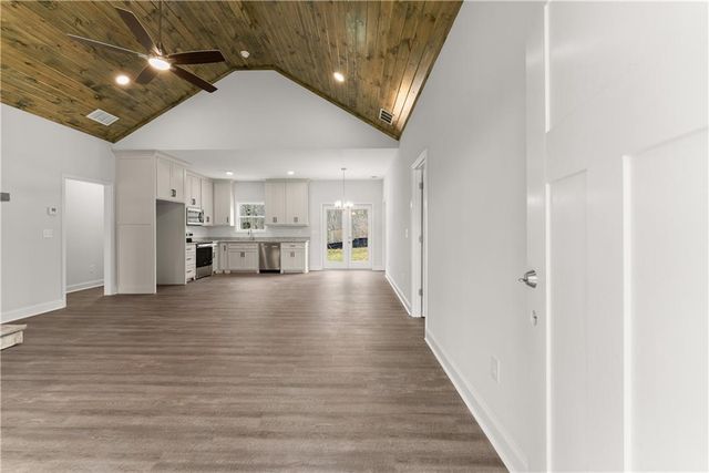 97 Hawks Ridge Ct, Cleveland, GA 30528