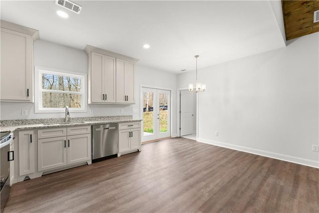 97 Hawks Ridge Ct, Cleveland, GA 30528