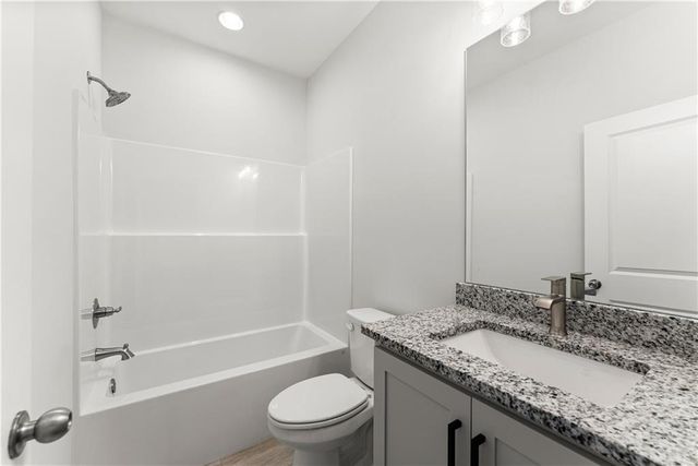 97 Hawks Ridge Ct, Cleveland, GA 30528