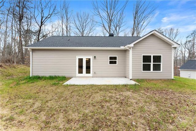 97 Hawks Ridge Ct, Cleveland, GA 30528