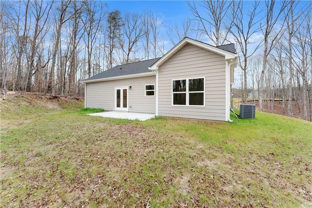 97 Hawks Ridge Ct, Cleveland, GA 30528