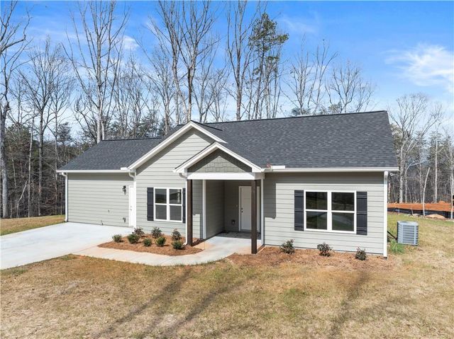 97 Hawks Ridge Ct, Cleveland, GA 30528