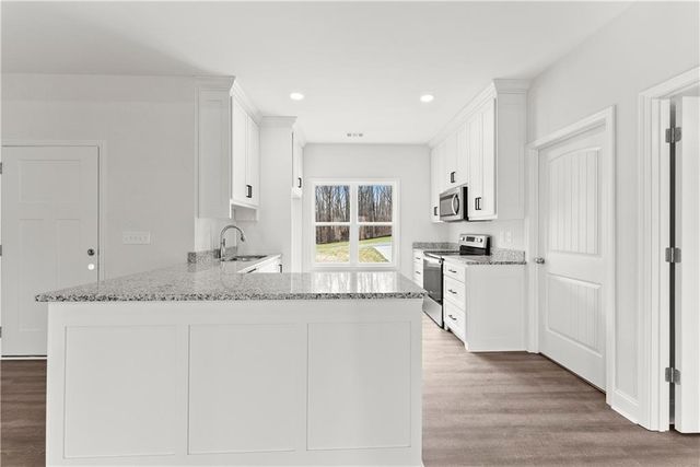 97 Hawks Ridge Ct, Cleveland, GA 30528