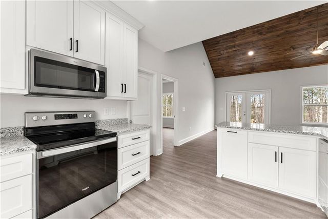 97 Hawks Ridge Ct, Cleveland, GA 30528