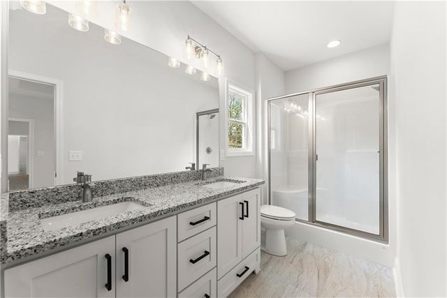 97 Hawks Ridge Ct, Cleveland, GA 30528