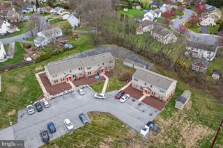 196 STONE HOUSE LN, Columbia, PA 17512