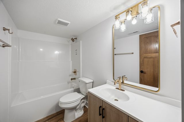 5380 Carter Court, Johnston, IA 50131