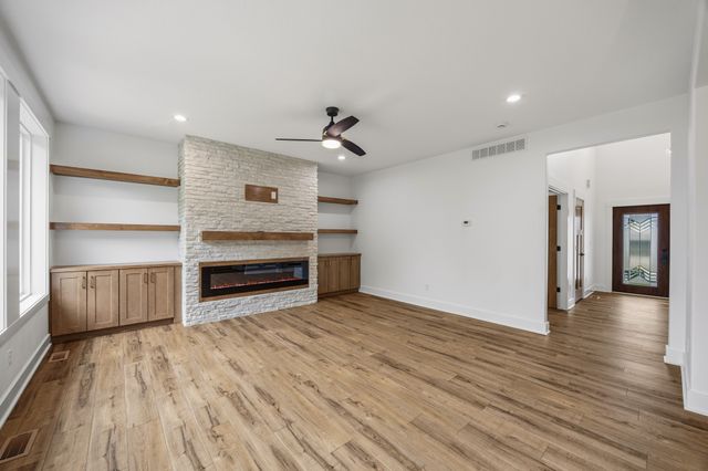 5380 Carter Court, Johnston, IA 50131