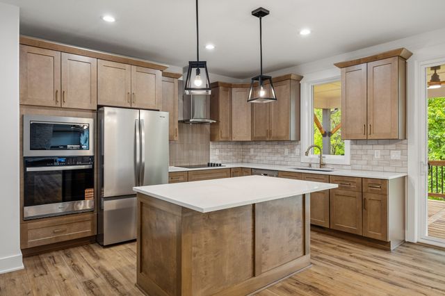 5380 Carter Court, Johnston, IA 50131
