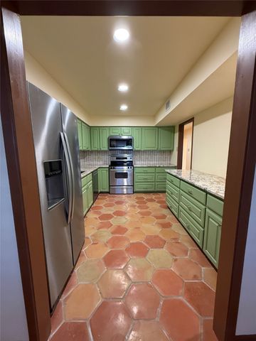 12513 Burninglog Lane, Dallas, TX 75243